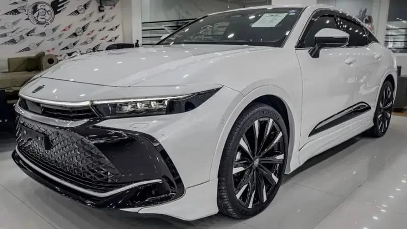 Toyota Crown 2025, Toyota Crown Hybrid 2025, Toyota Crown Price in India, Toyota 2025 Hybrid Cars, Toyota Crown Features, Toyota Crown Coupe SUV, 2025 Toyota Cars, Toyota Crown Interior, Toyota Crown Review, Toyota Crown Mileage